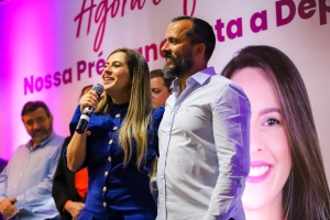 Professora Camila God&oacute;i lan&ccedil;a pr&eacute;-candidatura a deputada Estadual