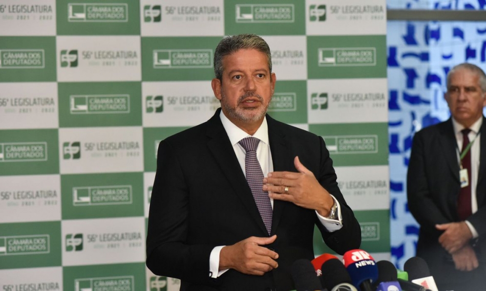 Presidente da C&acirc;mara: decis&atilde;o sobre cassa&ccedil;&atilde;o de mandato &eacute; do Congresso