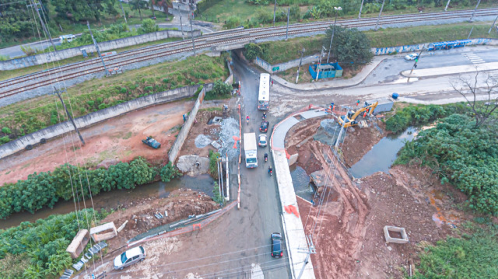 Prefeitura avan&ccedil;a na constru&ccedil;&atilde;o da nova ponte no Ambuit&aacute;