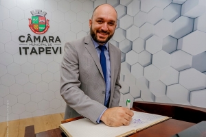 Professor Rafael &eacute; autor da lei que pro&iacute;be adestramento agressivo de animai em Itapevi