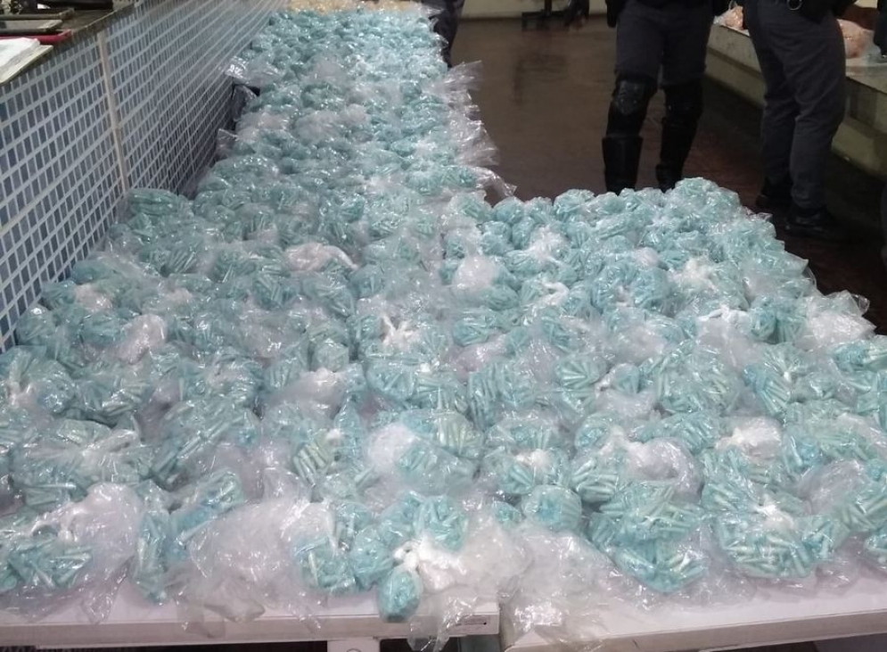 Pol&iacute;cia Militar apreende 42 mil pinos de coca&iacute;na na Vila Ip&ecirc;; dois foram presos em flagrante