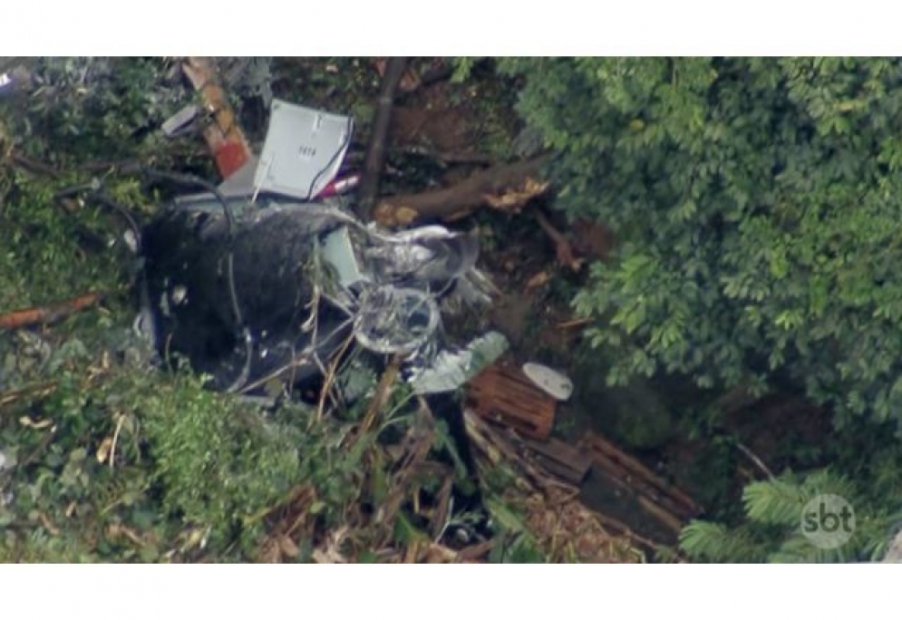 Helic&oacute;ptero cai e deixa 7 feridos em Barueri
