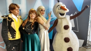 Centro de eventos tem programa&ccedil;&atilde;o de m&uacute;sica, com&eacute;dia e pe&ccedil;a infantil