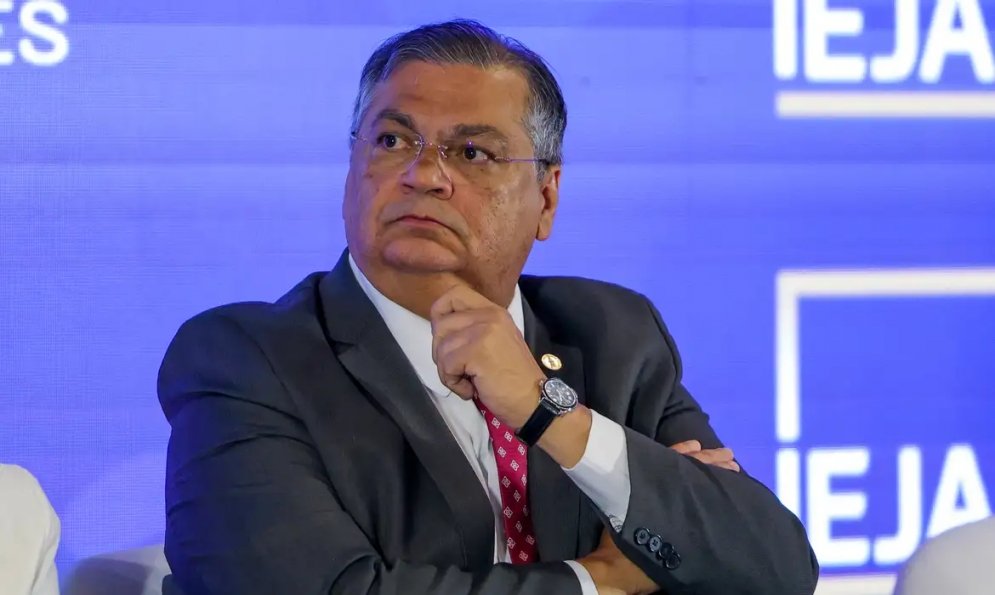 Flavio Dino suspende o pagamento de R$ 4,2 bilh&otilde;es em emendas de comiss&atilde;o; PF investiga