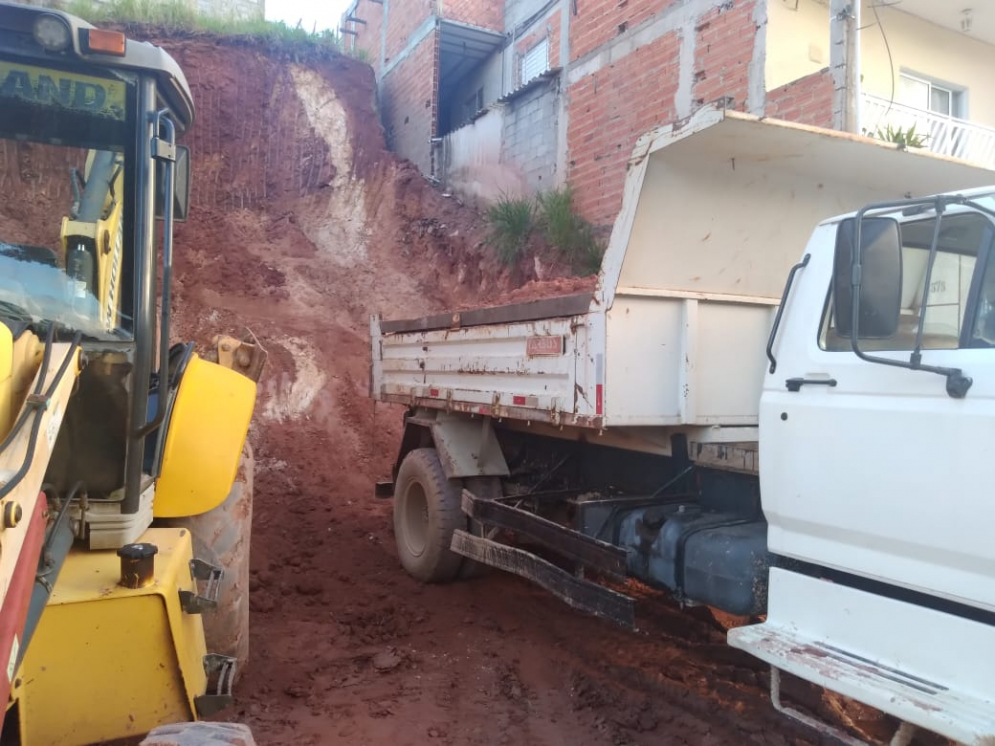 Fiscaliza&ccedil;&atilde;o embarga obra irregular no Parque Wey