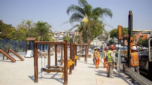 Prefeitura de Carapicu&iacute;ba avan&ccedil;a na constru&ccedil;&atilde;o de mais uma &aacute;rea de lazer na Av. Marginal do Ribeir&atilde;o