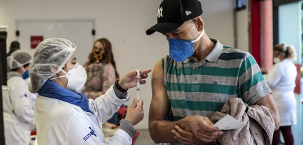 Vacinação para faixa etária de 39 anos começa na capital paulista
