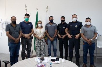 Prefeito de Araçariguama recebe deputada federal e garante um veículo para GCM