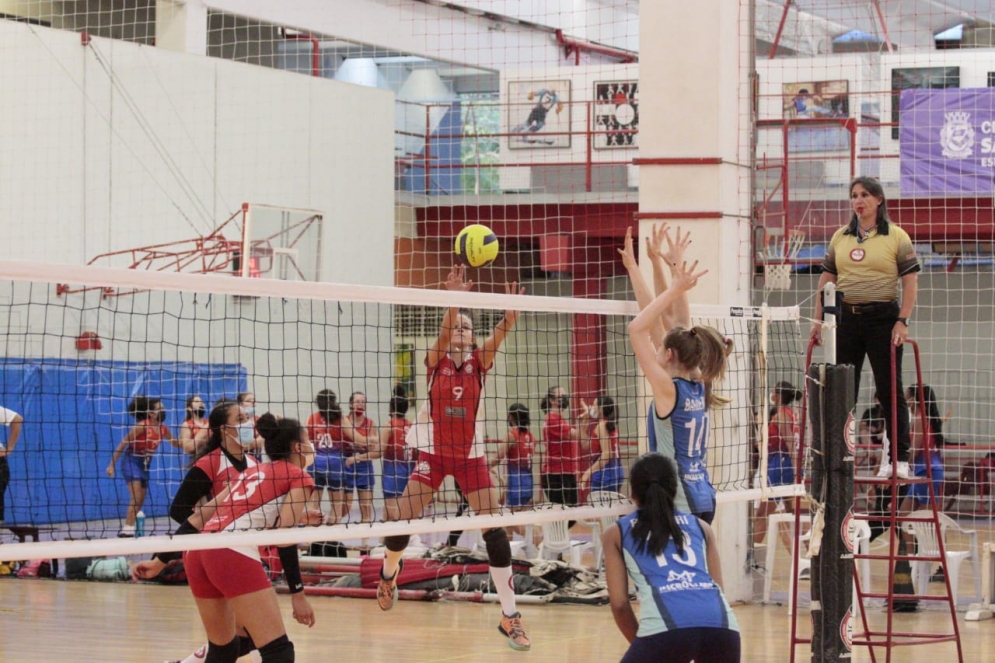 Barueri Esporte Forte Sub-14 vence primeira partida da final e decide t&iacute;tulo em casa