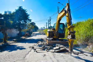 Obra de melhorias na rua Ant&ocirc;nio Rebolho Nunes J&uacute;nior