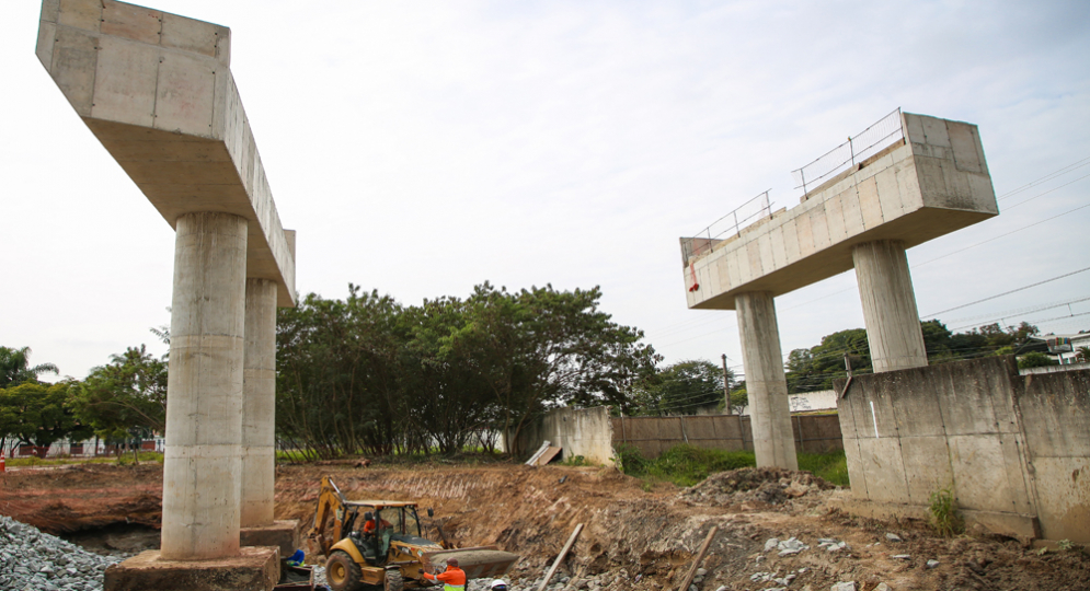 Rog&eacute;rio Lins quer entregar o viaduto de acesso Miguel Costa at&eacute; o final do ano