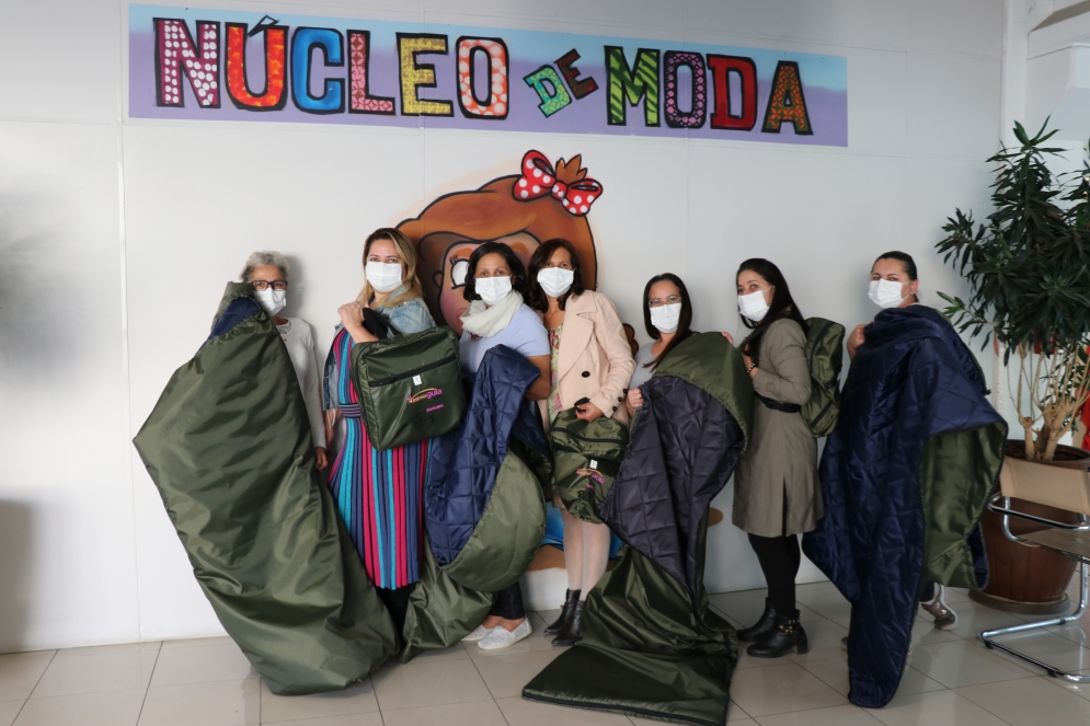 Fundo Social de Barueri e N&uacute;cleo de Moda produzem sacos de dormir para moradores vulner&aacute;veis