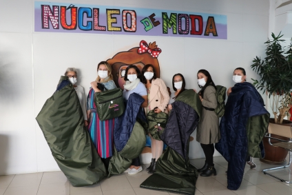 Fundo Social de Barueri e Núcleo de Moda produzem sacos de dormir para moradores vulneráveis
