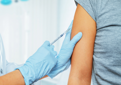 Vacinação contra a COVID-19 nesta sexta e sábado em Cajamar