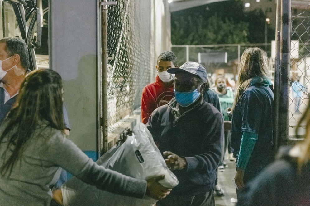Campanha do Agasalho faz entrega de cobertores para fam&iacute;lias carentes e atendidos por entidades conveniadas