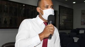 L&eacute;o da Feira reivindica amplia&ccedil;&atilde;o e reforma de creche na Vila Eneide