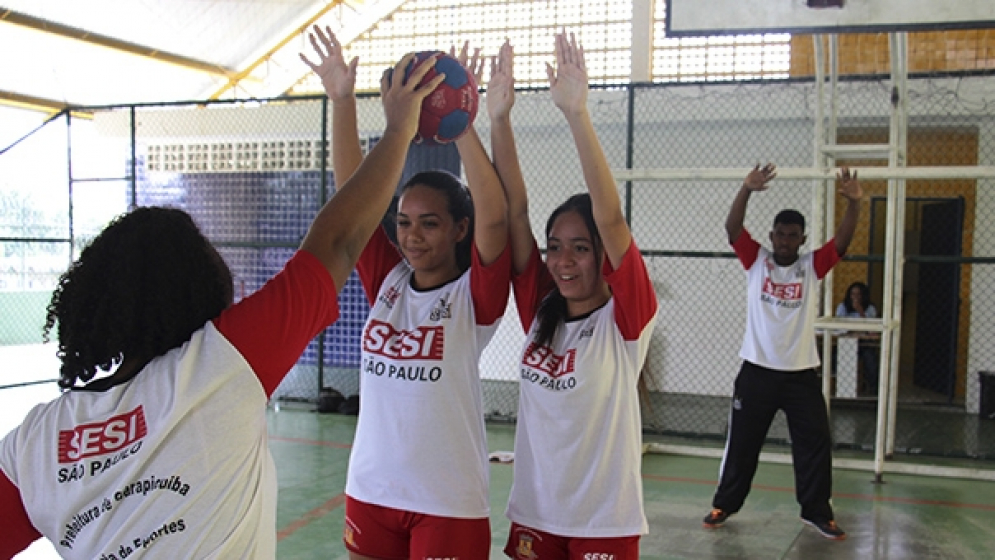 Prefeitura de Carapicu&iacute;ba reabre inscri&ccedil;&otilde;es para aulas das escolinhas de esportes