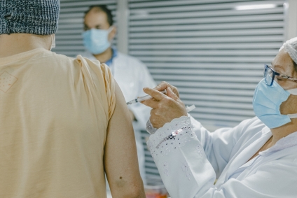 Saúde amplia 2ª dose adicional da vacinação contra covid para pessoas com 40+