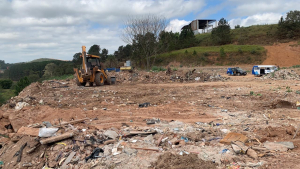 Fiscaliza&ccedil;&atilde;o multa empresa clandestina em mais de R$17 mil por operar irregularmente aterro sanit&aacute;rio