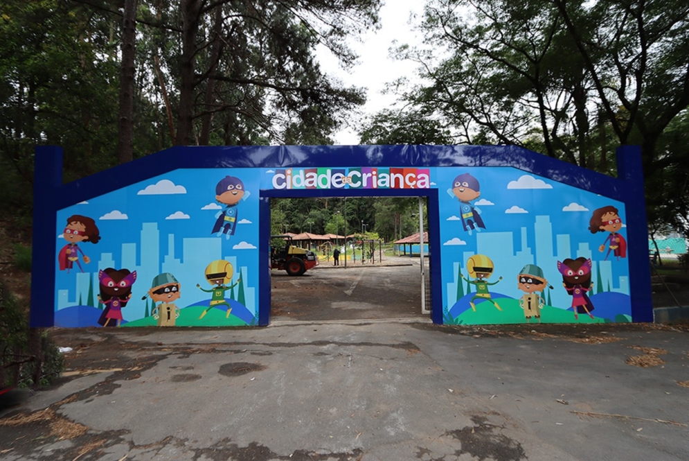 Prefeitura reinaugura Cidade da Crian&ccedil;a