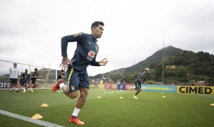Eliminat&oacute;rias: sele&ccedil;&atilde;o faz &uacute;ltimo treino antes de viagem para o RS
