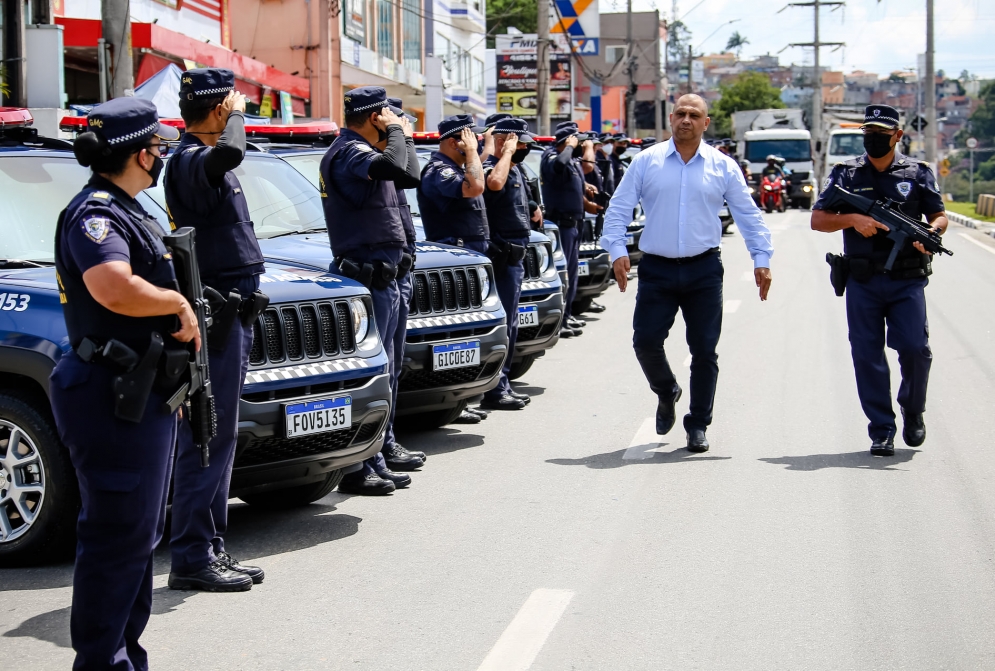 Prefeito Marcos Tonho acompanha opera&ccedil;&atilde;o &ldquo;Olho no Olho&rdquo; da GCM em Santana de Parna&iacute;ba