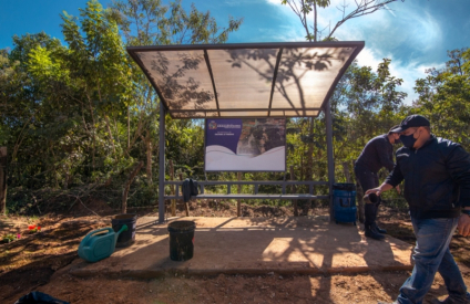 Obras de revitalizações dos pontos de ônibus seguem pela cidade