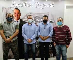 Deputado Vinicius Carvalho recebe vereadores de Jandira