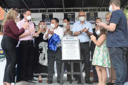 Prefeito de Jandira e ministro da Educação entregam nova escola Dimas Jordão